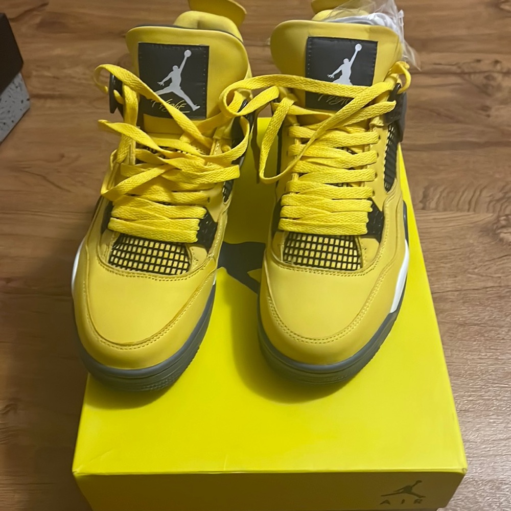 Jordan 4 UA Sneakers